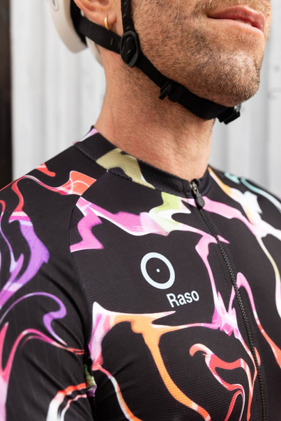 Nowości w odzieży kolarskiej: Kolekcja Guell od Raso.